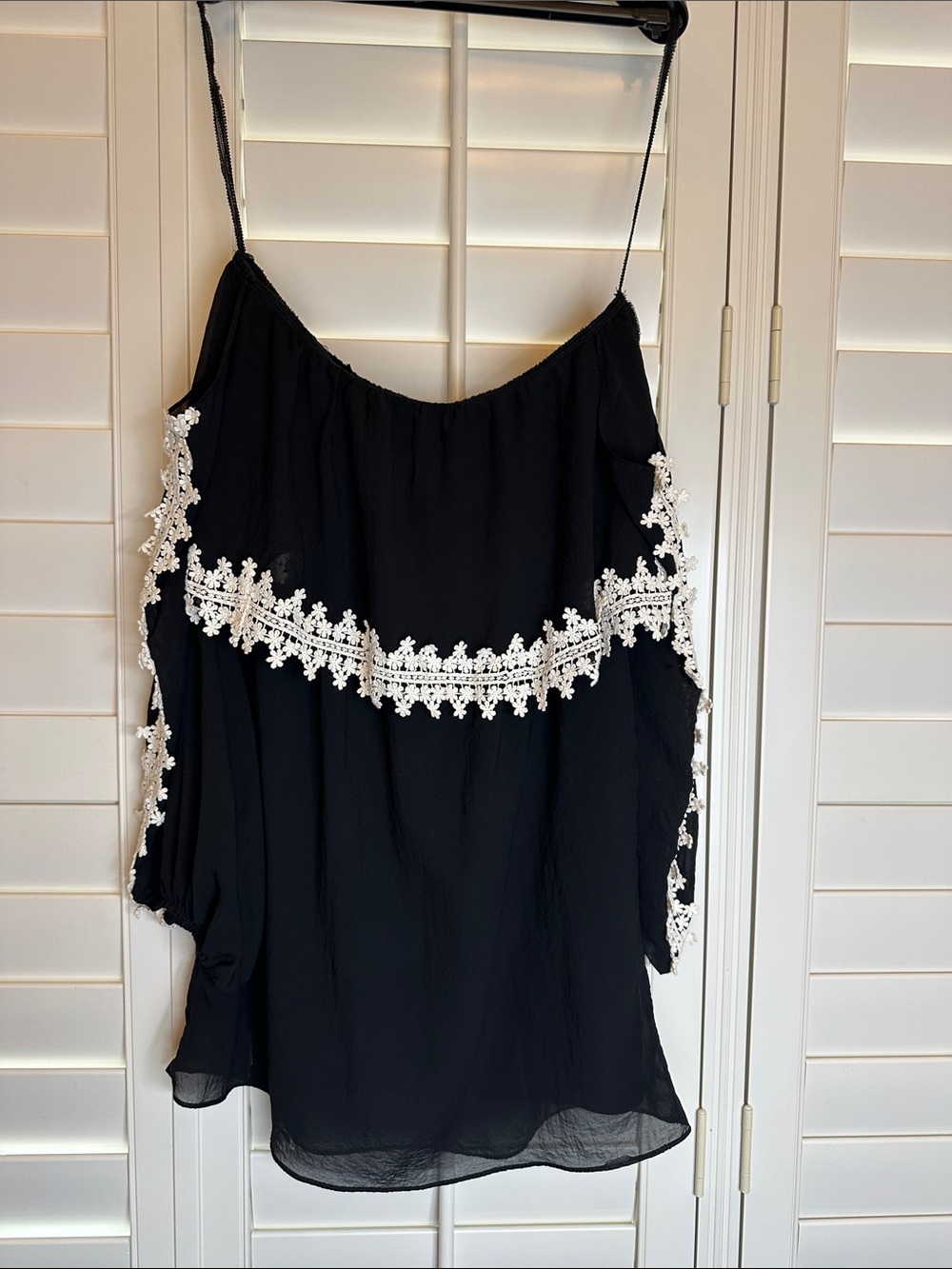 Judith March Black Ruffled-Embroidered Sleeve Dress